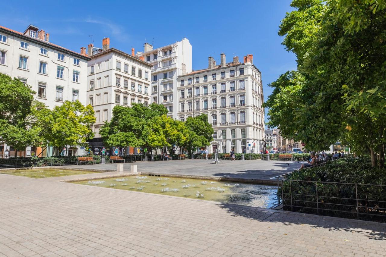 Hôtel Des Artistes Lyon Exterior foto